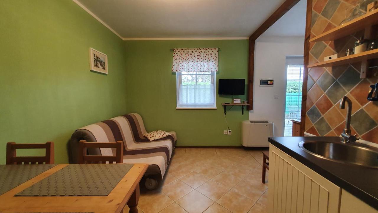 Penzion Na Lednicke Appartement Hlohovec Buitenkant foto