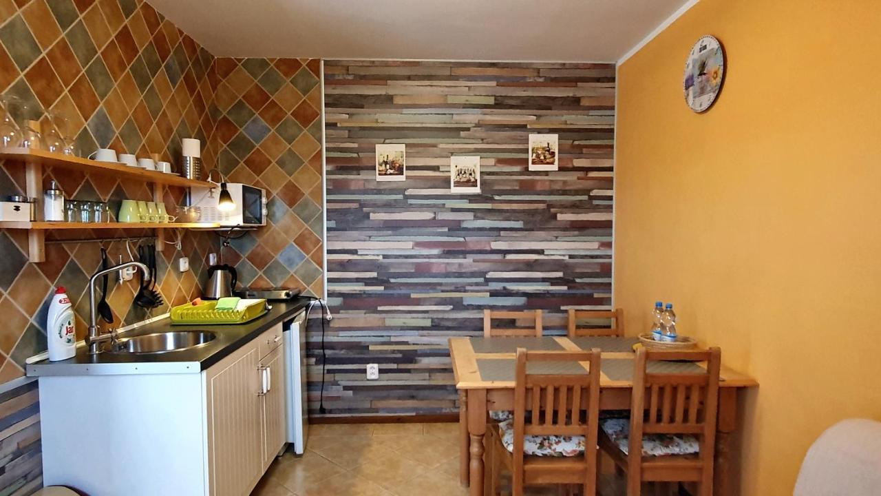 Penzion Na Lednicke Appartement Hlohovec Buitenkant foto