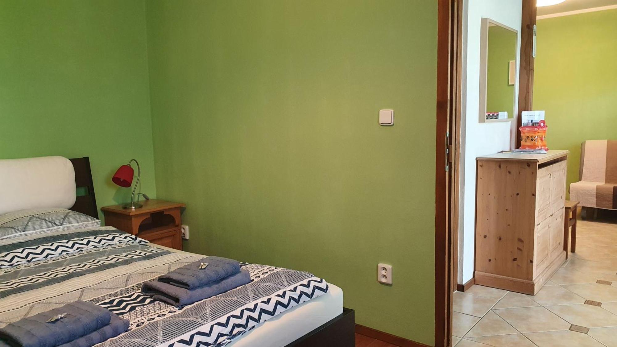 Penzion Na Lednicke Appartement Hlohovec Kamer foto