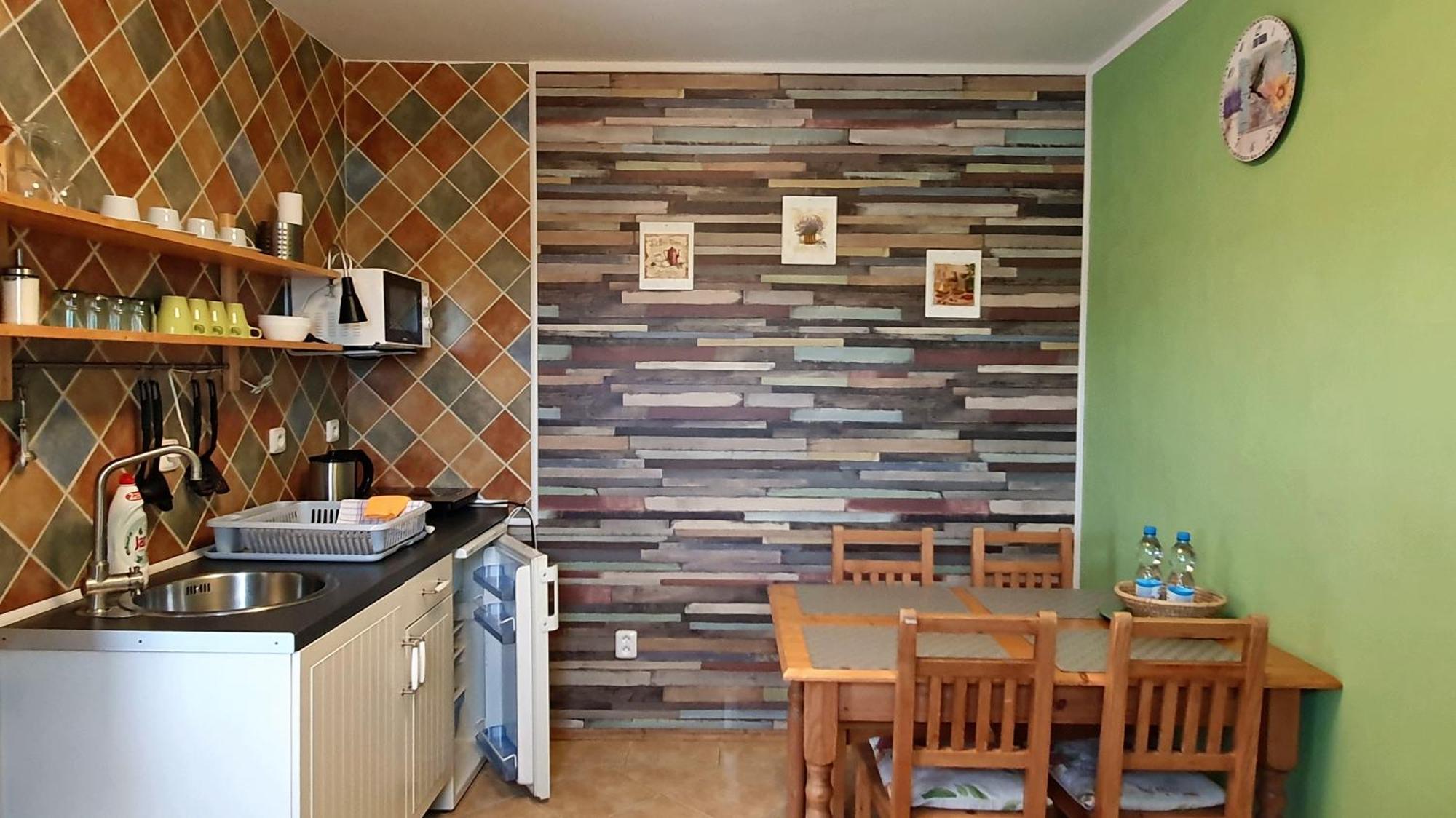 Penzion Na Lednicke Appartement Hlohovec Kamer foto